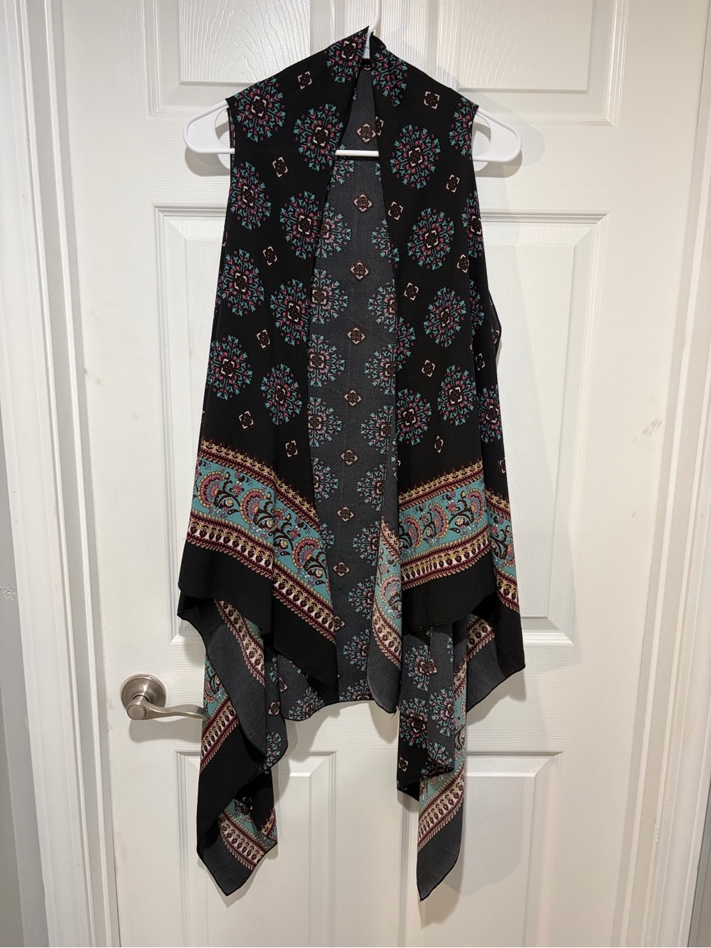 Black Multicolor Bohemian Sleeveless Shrug/Vest